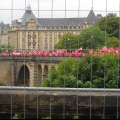 Les manifestants sur le Pont Adolphe